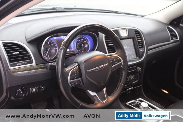 Used 2016 Chrysler 300 C image 17