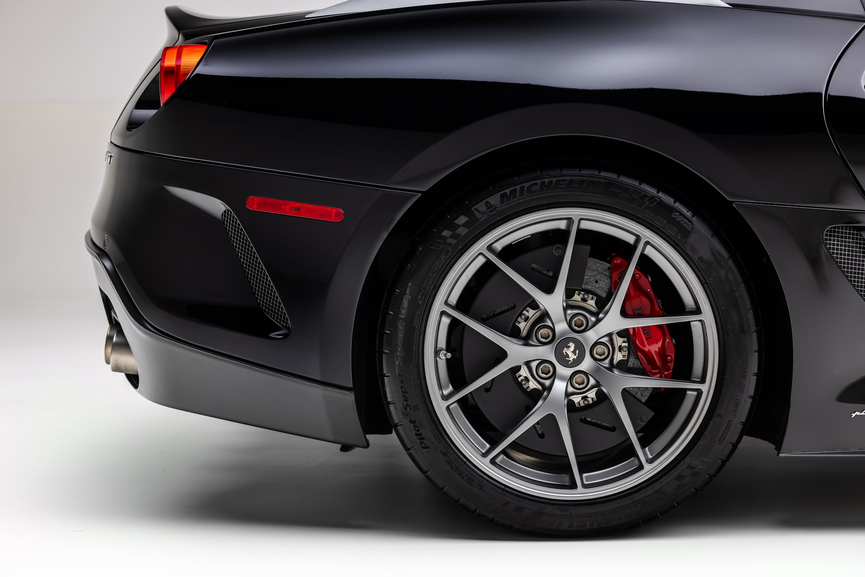Used 2011 Ferrari 599 GTO RWD image 22