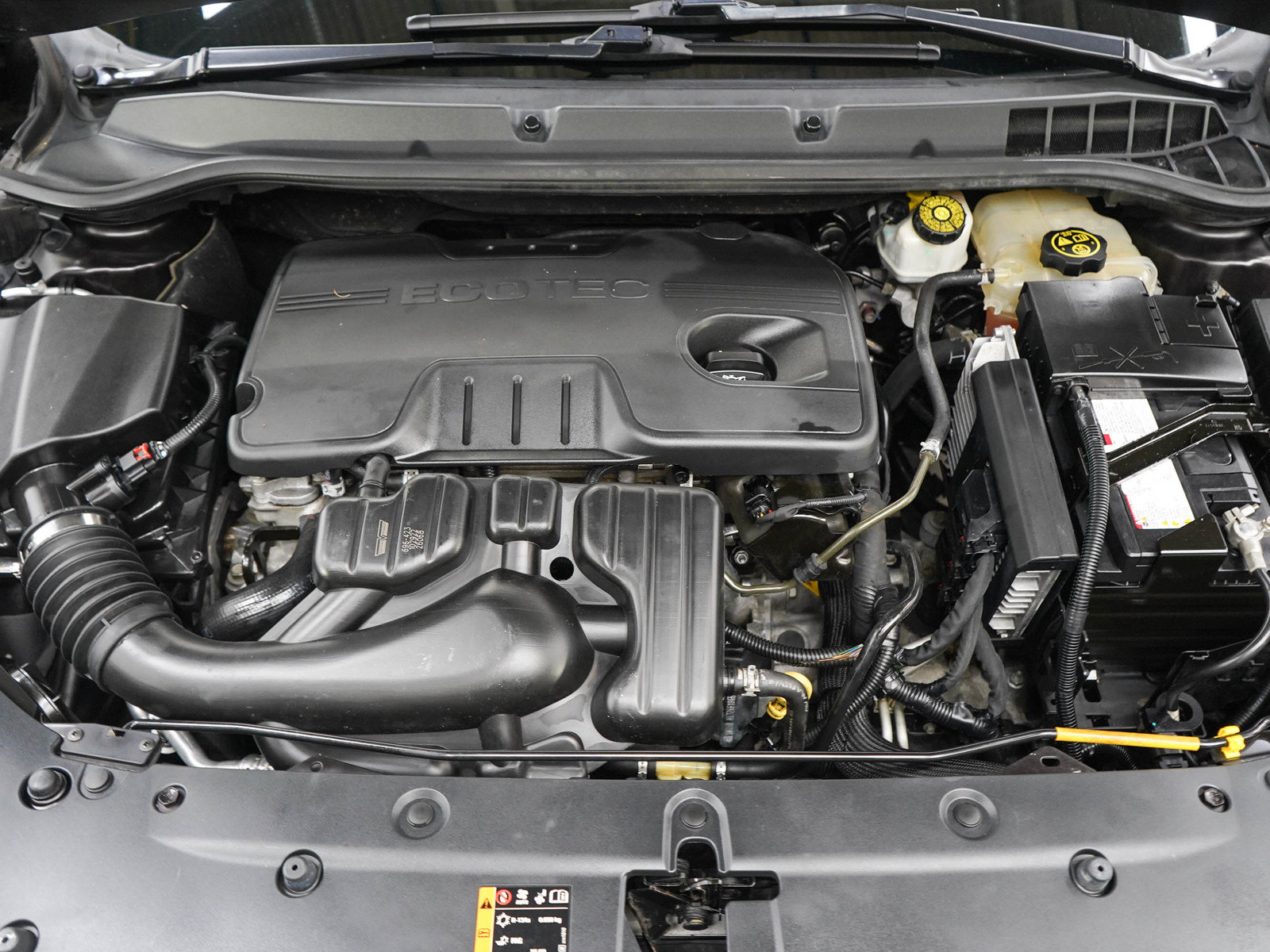Used 2014 Buick Verano FWD image 28
