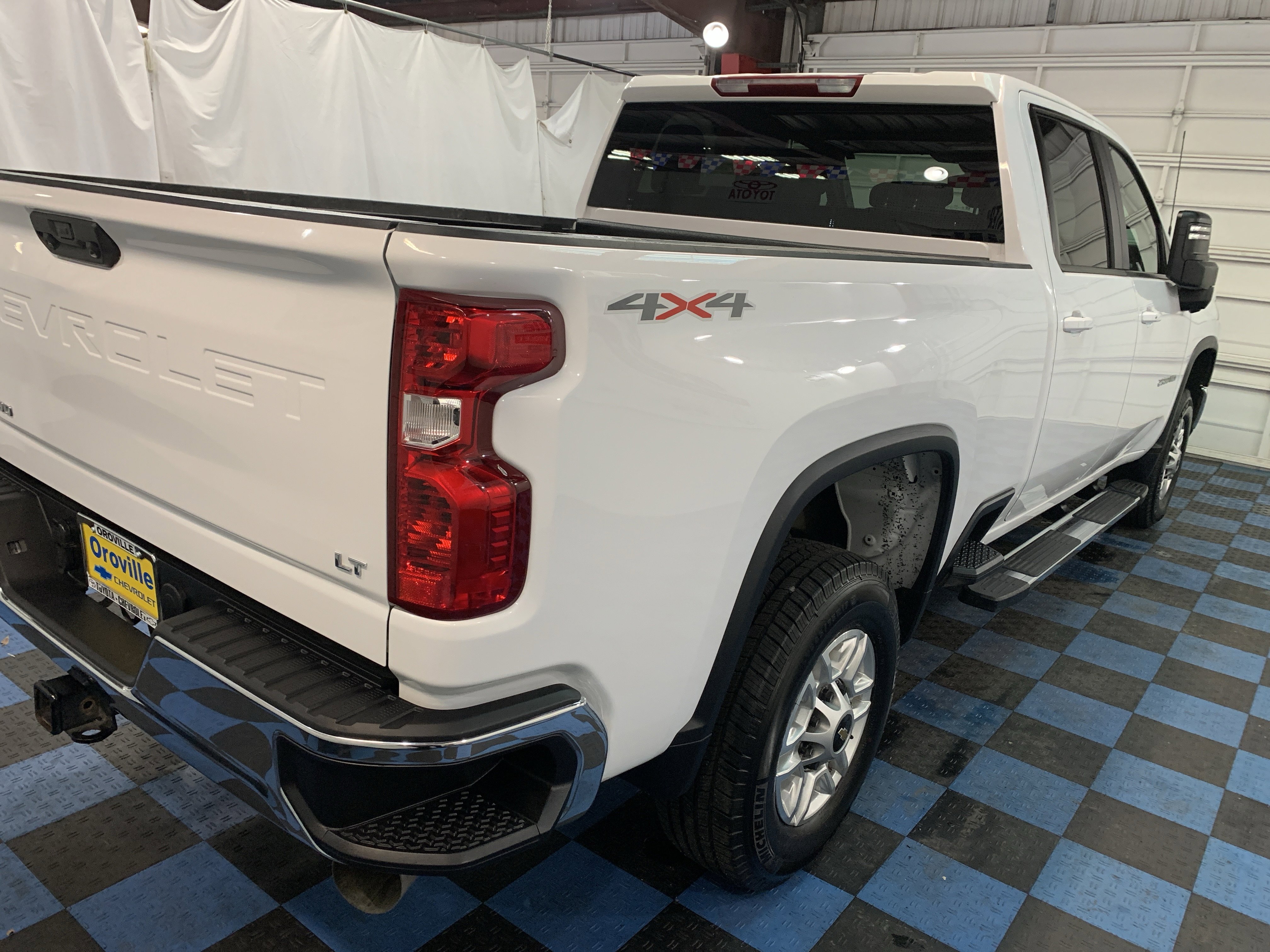 Used 2024 Chevrolet Silverado 2500 LT AWD/4WD image 5