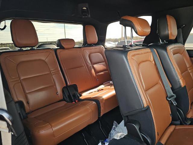Used 2020 Lincoln Navigator Reserve w/ Equipment Group 208A Reserve image 9