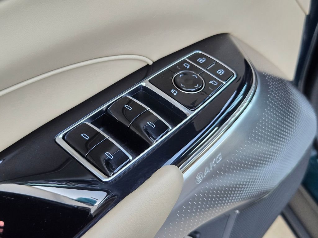 Certified 2024 Cadillac Lyriq Luxury w/ Nappa Leather Package image 27