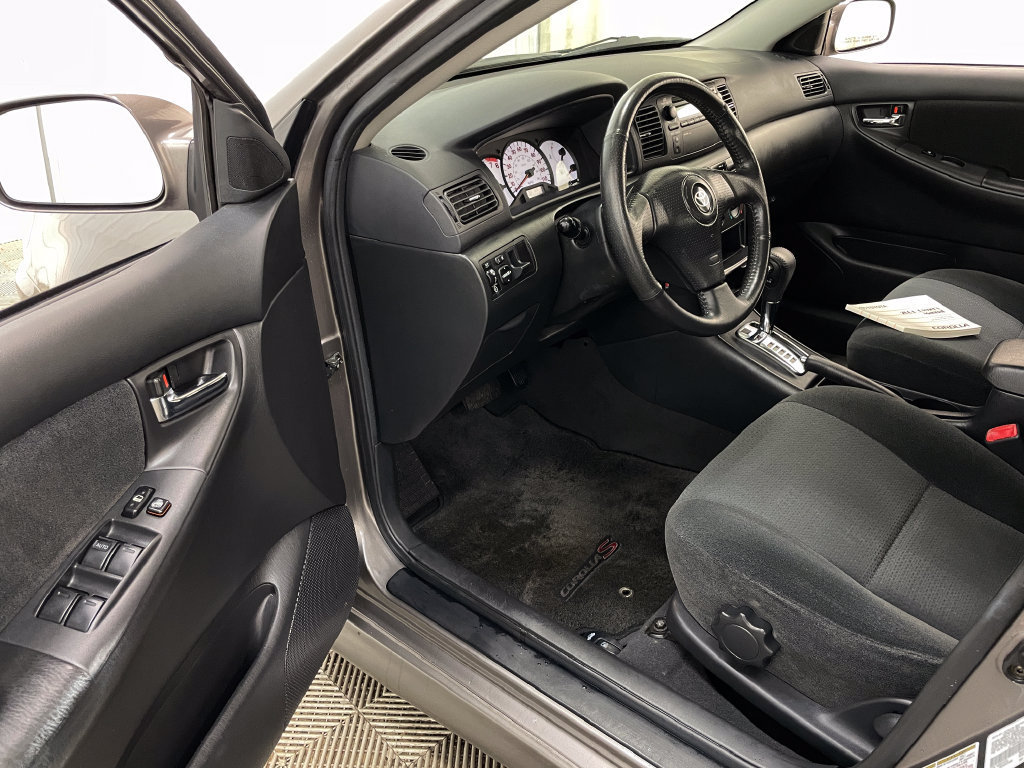Used 2004 Toyota Corolla CE FWD image 15