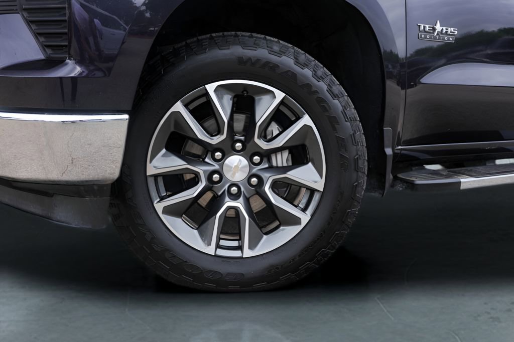 Used 2024 Chevrolet Silverado 1500 LT image 4