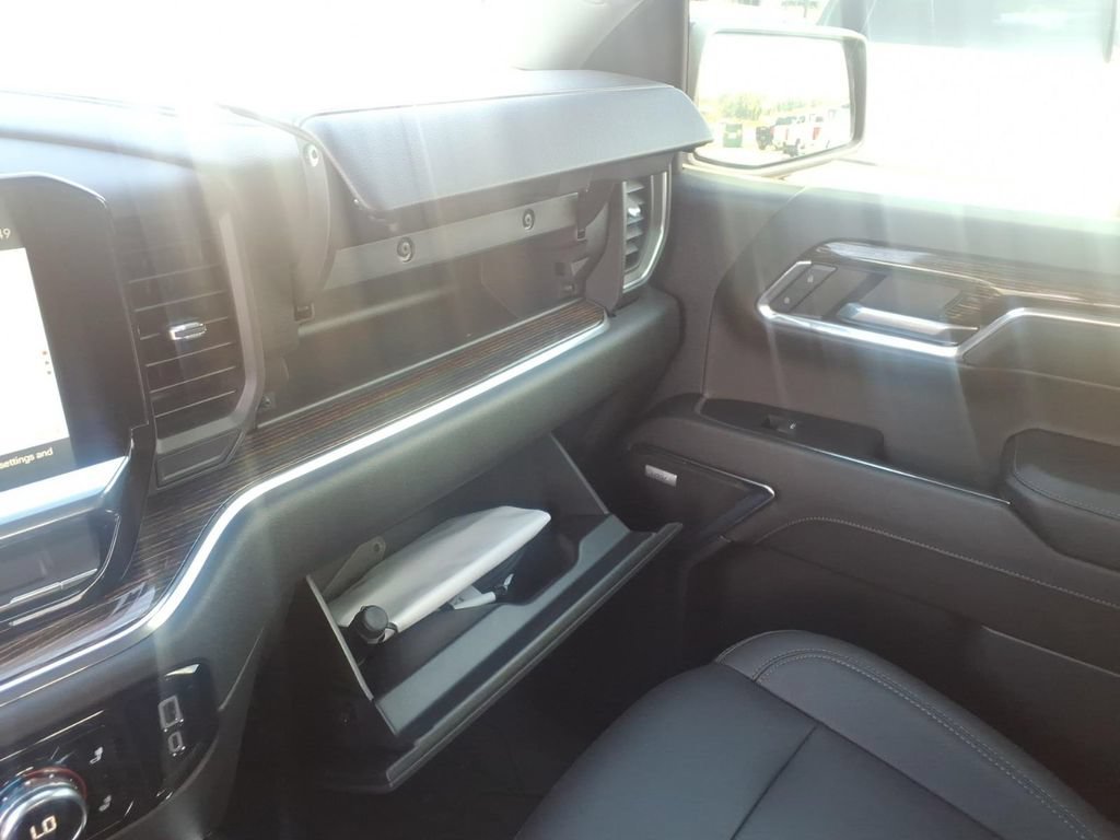 Used 2024 GMC Sierra 1500 Elevation w/ Elevation Premium Package AWD/4WD image 32