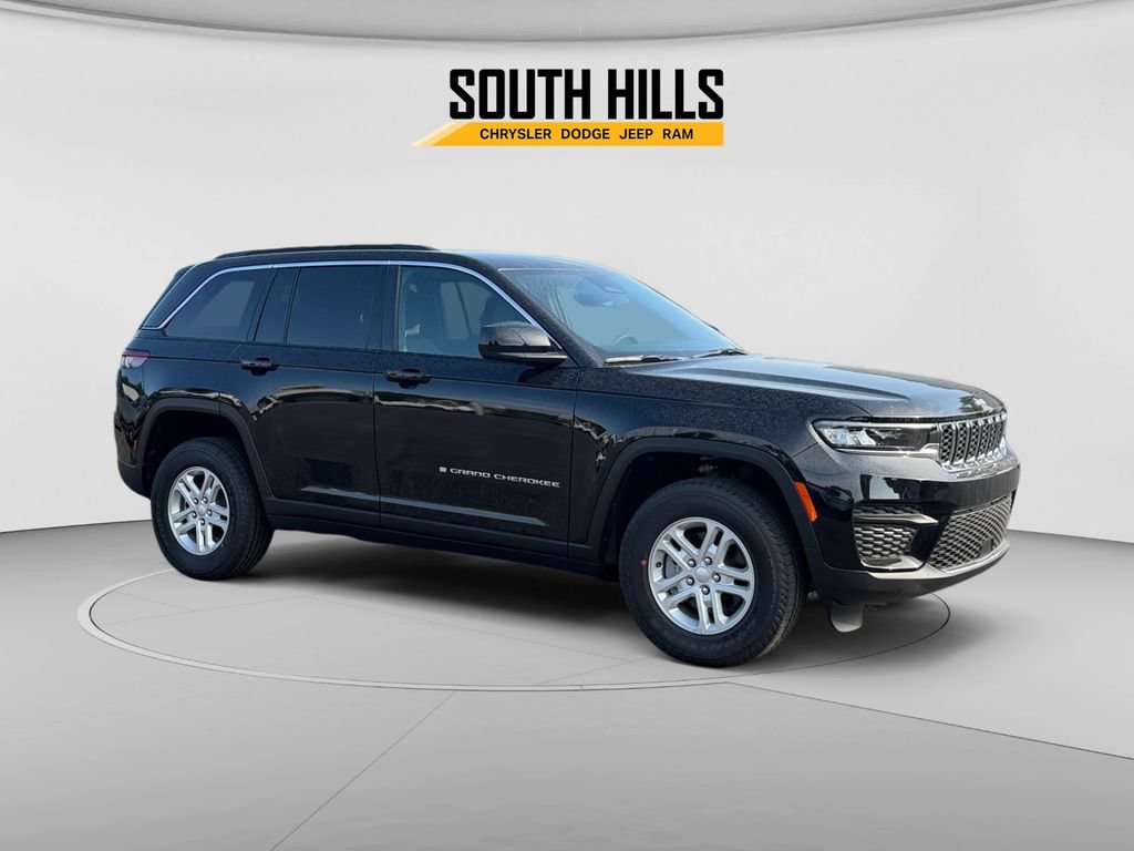 Used 2025 Jeep Grand Cherokee Laredo AWD/4WD image 7