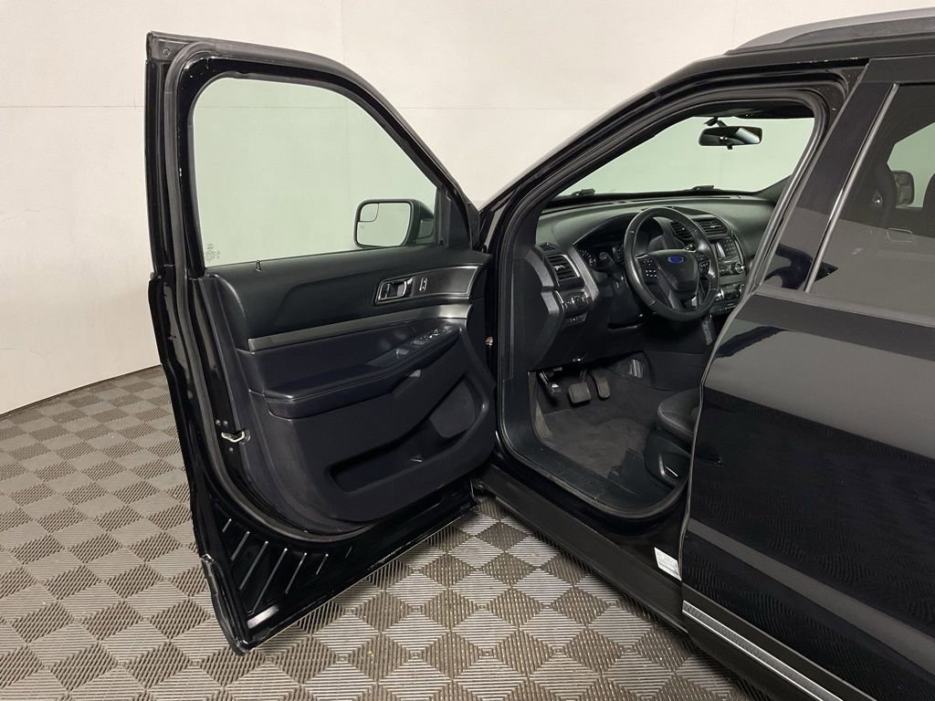 Used 2018 Ford Explorer XLT AWD/4WD image 19