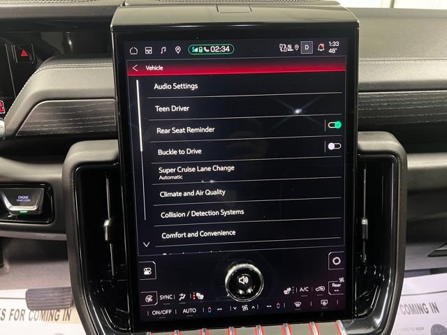 Used 2025 GMC Yukon AT4 Ultimate w/ LPO, Floor Liner Package AWD/4WD image 39
