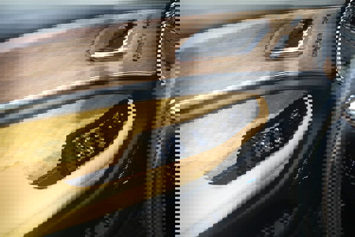 Used 2023 Jeep Grand Cherokee Summit w/ Luxury Tech Group V image 36