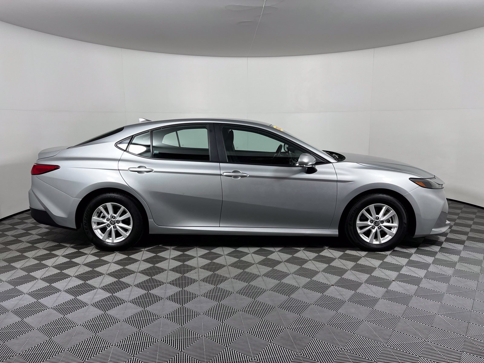 Certified 2025 Toyota Camry LE FWD image 4