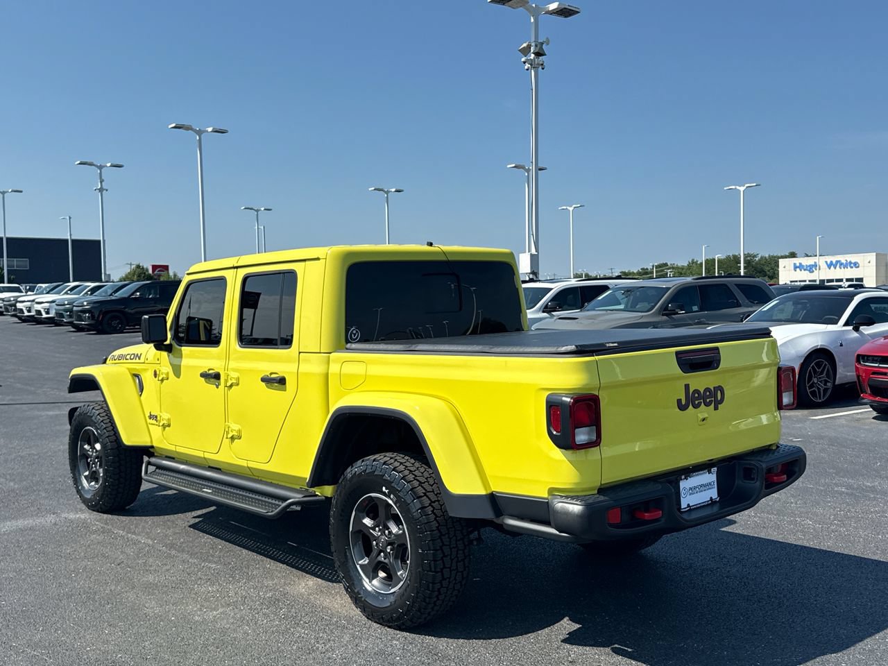 Used 2023 Jeep Gladiator Rubicon w/ Cold Weather Group AWD/4WD image 5