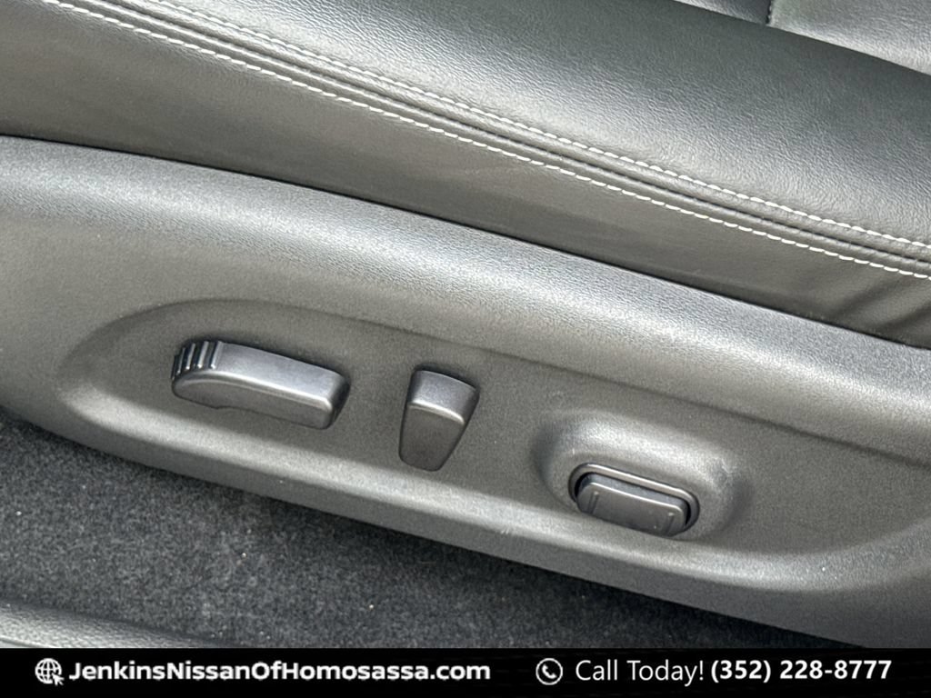 Certified 2023 Nissan Murano SV w/ SV Midnight Edition Package FWD image 22