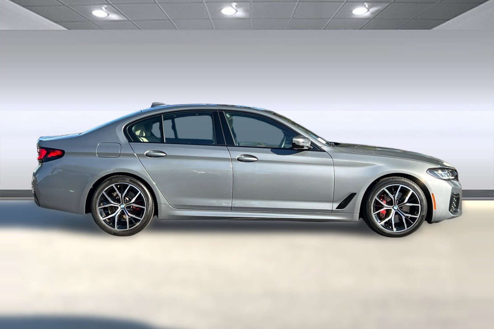 Certified 2023 BMW 530i xDrive w/ Executive Package image 7