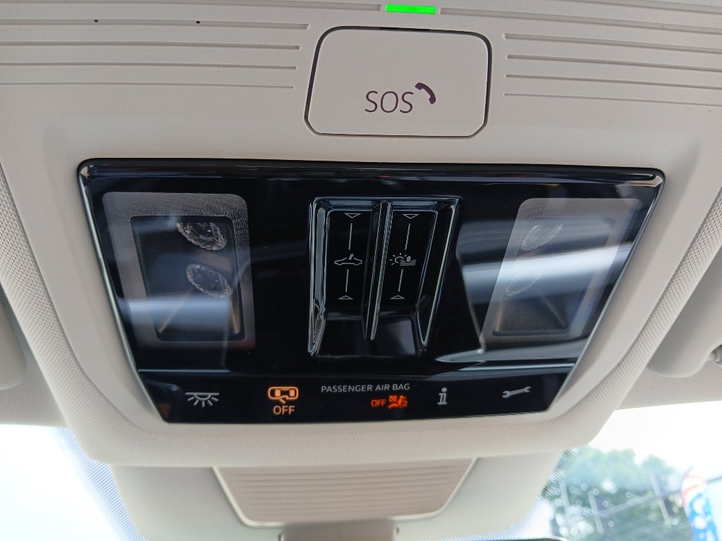 New 2026 Volkswagen Tiguan SE FWD image 18