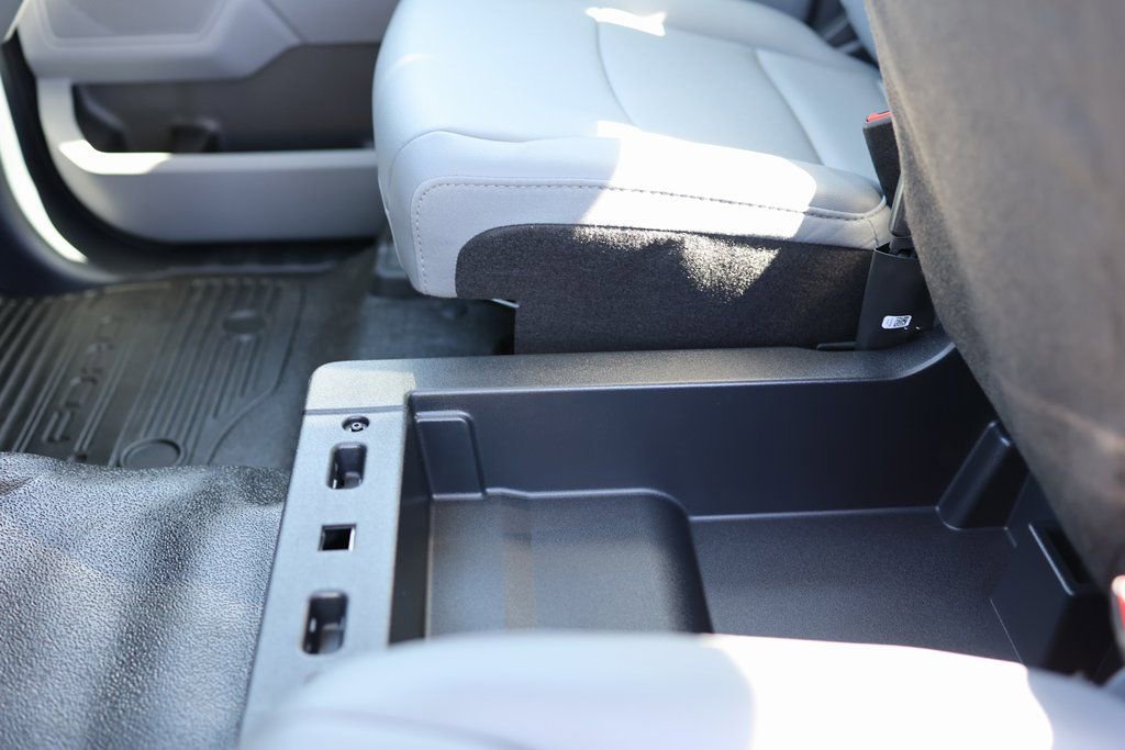 Used 2024 Ford F550 2WD Regular Cab Super Duty w/ XL Chrome Package image 34