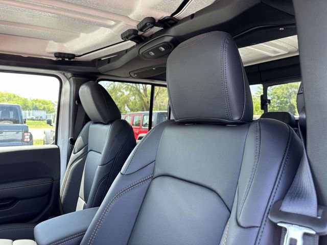 New 2026 Jeep Gladiator Sport AWD/4WD image 10