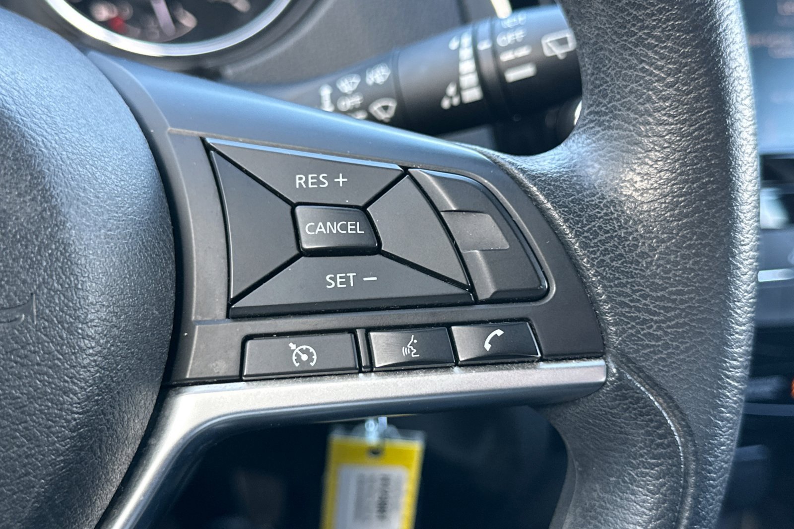 Used 2022 Nissan Rogue Sport S image 35