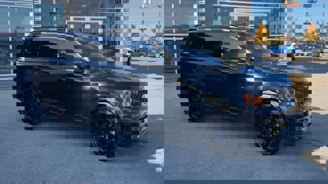 Used 2024 Kia Telluride SX Prestige X-Line image 3