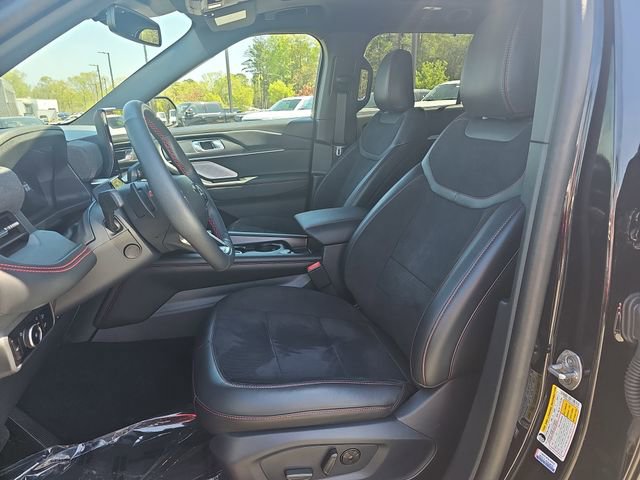 Used 2025 Ford Explorer ST image 16