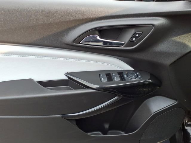 Used 2025 Chevrolet Trax LT FWD image 10
