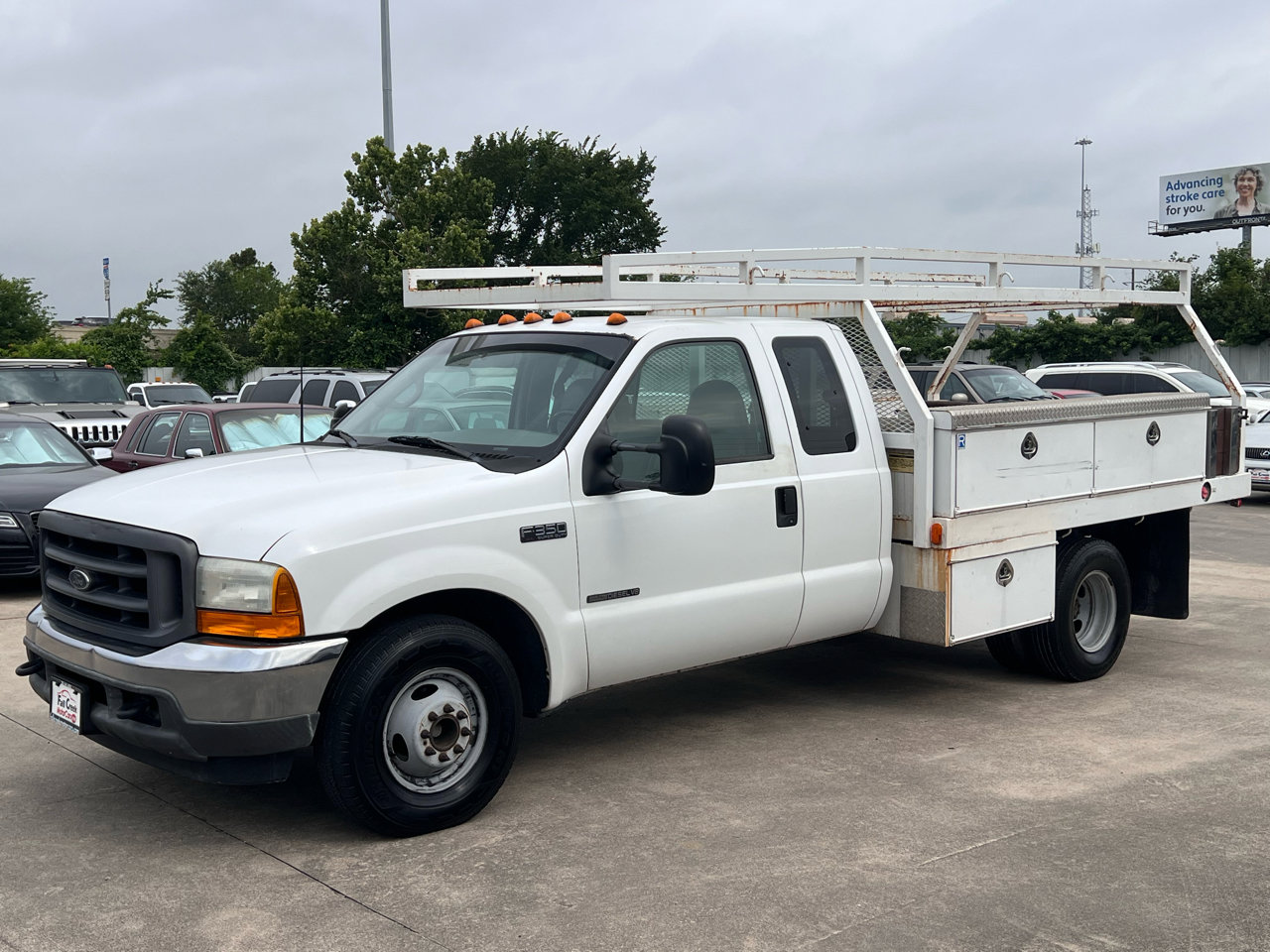 Used 2001 Ford F350 XL image 2
