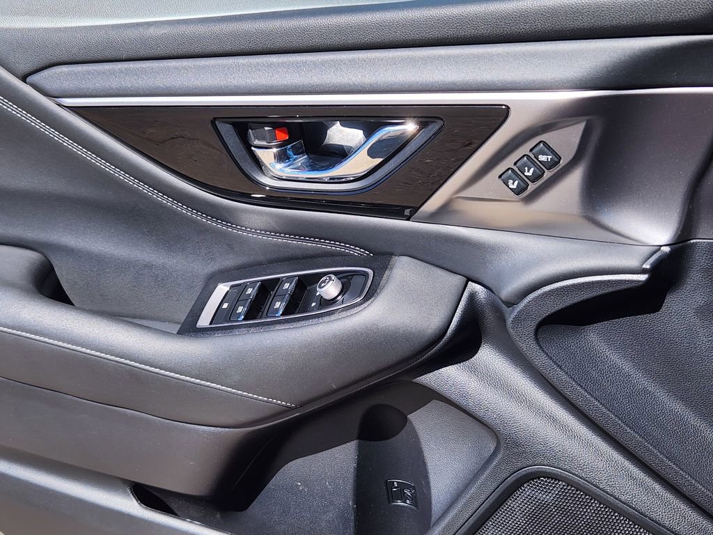 Used 2021 Subaru Outback Limited image 6