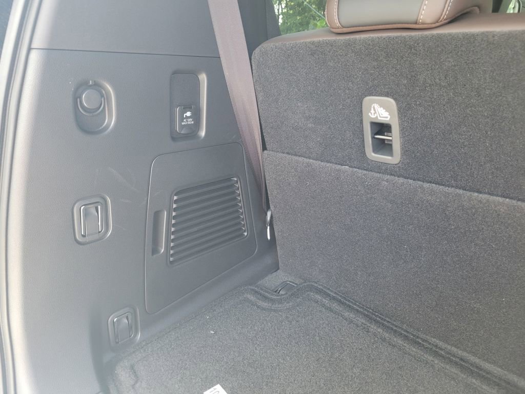 New 2025 Nissan Armada SL w/ Captain's Chari Seat Package image 37