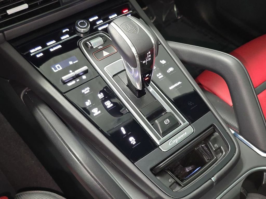 Certified 2023 Porsche Cayenne Turbo S AWD/4WD image 20