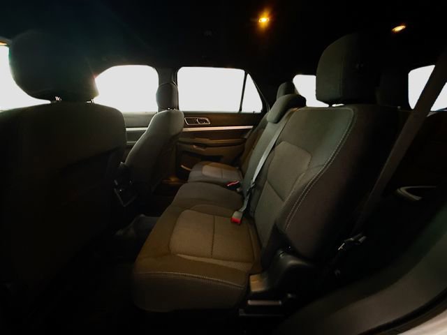 Used 2017 Ford Explorer XLT AWD/4WD image 23