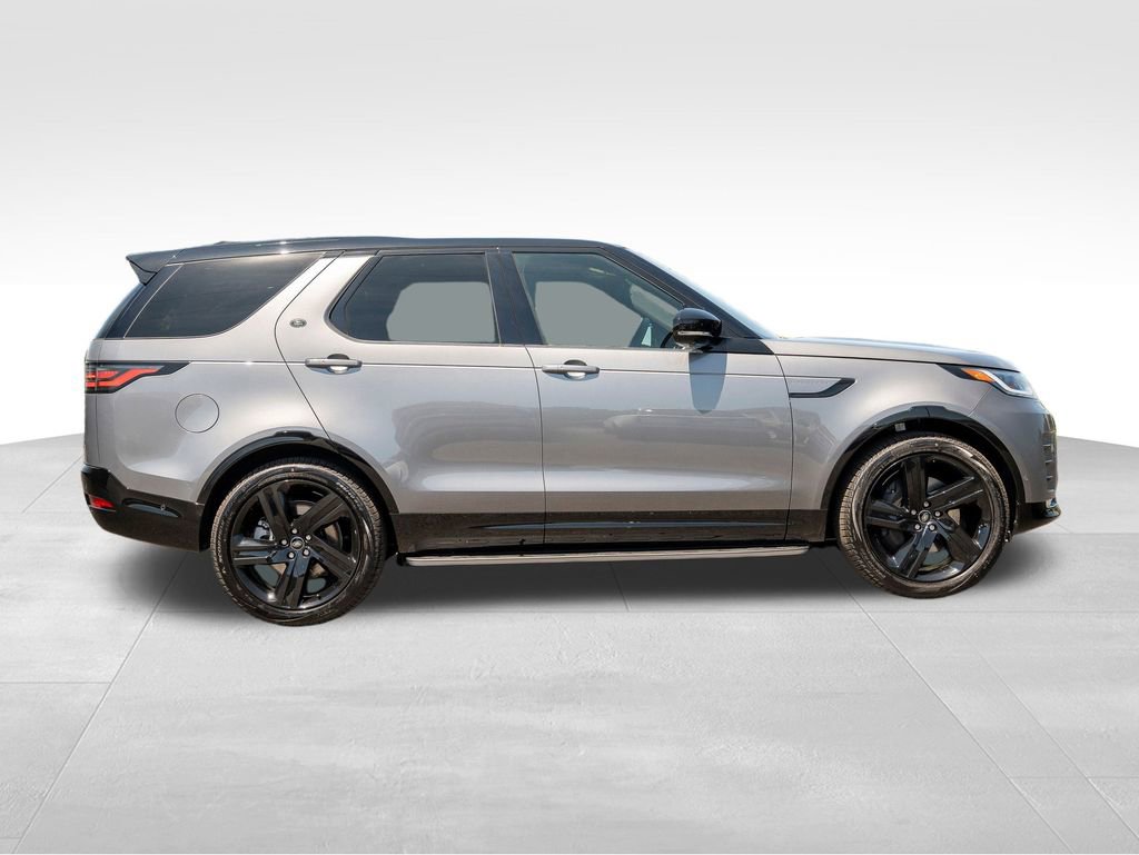 New 2025 Land Rover Discovery Dynamic SE image 8