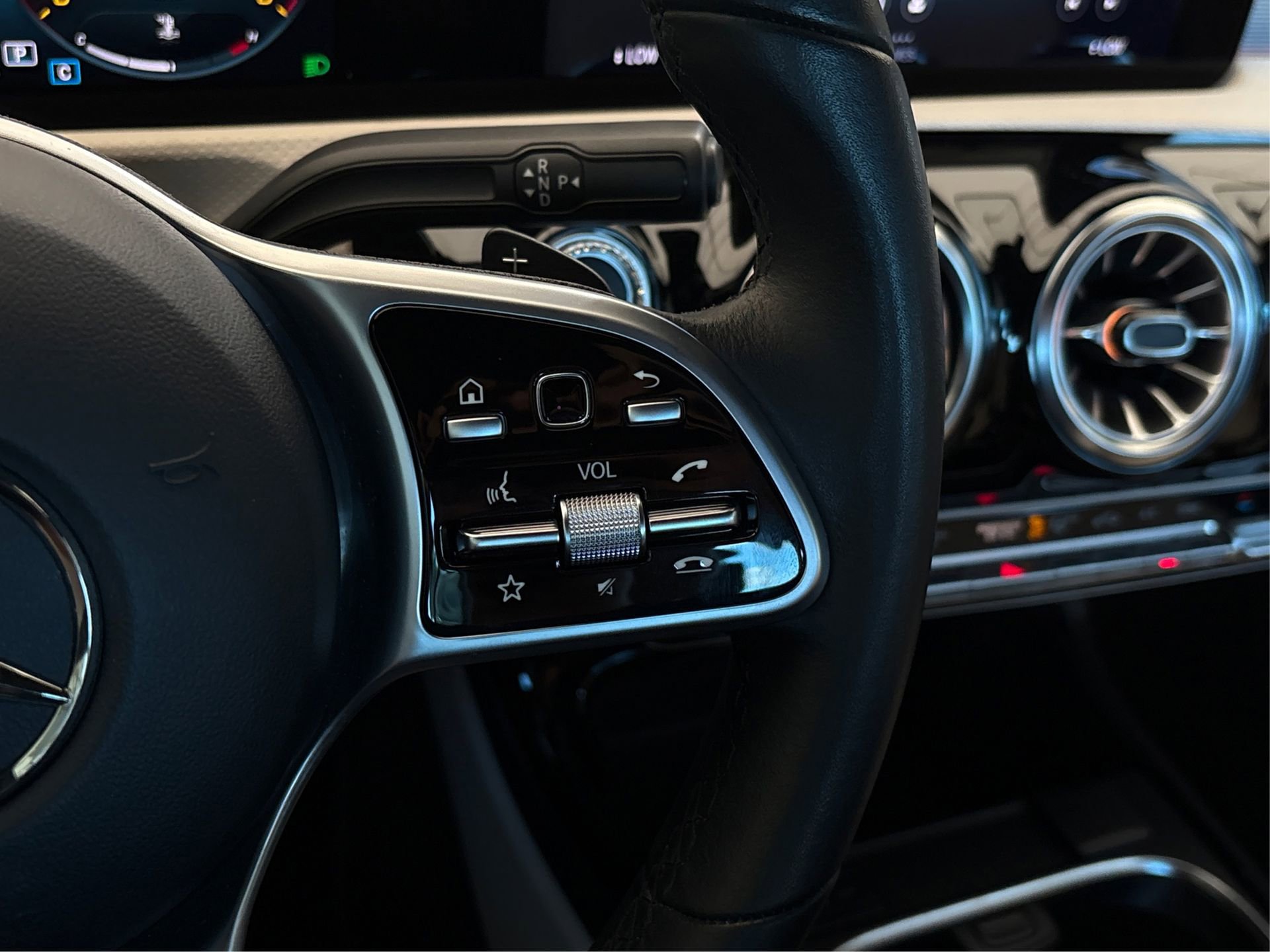 Used 2022 Mercedes-Benz CLA 250 4MATIC image 29