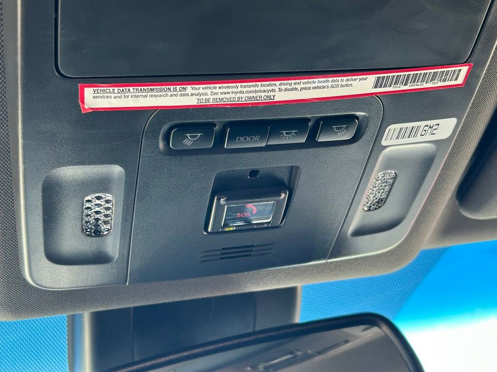 Used 2022 Toyota Avalon XLE FWD image 17