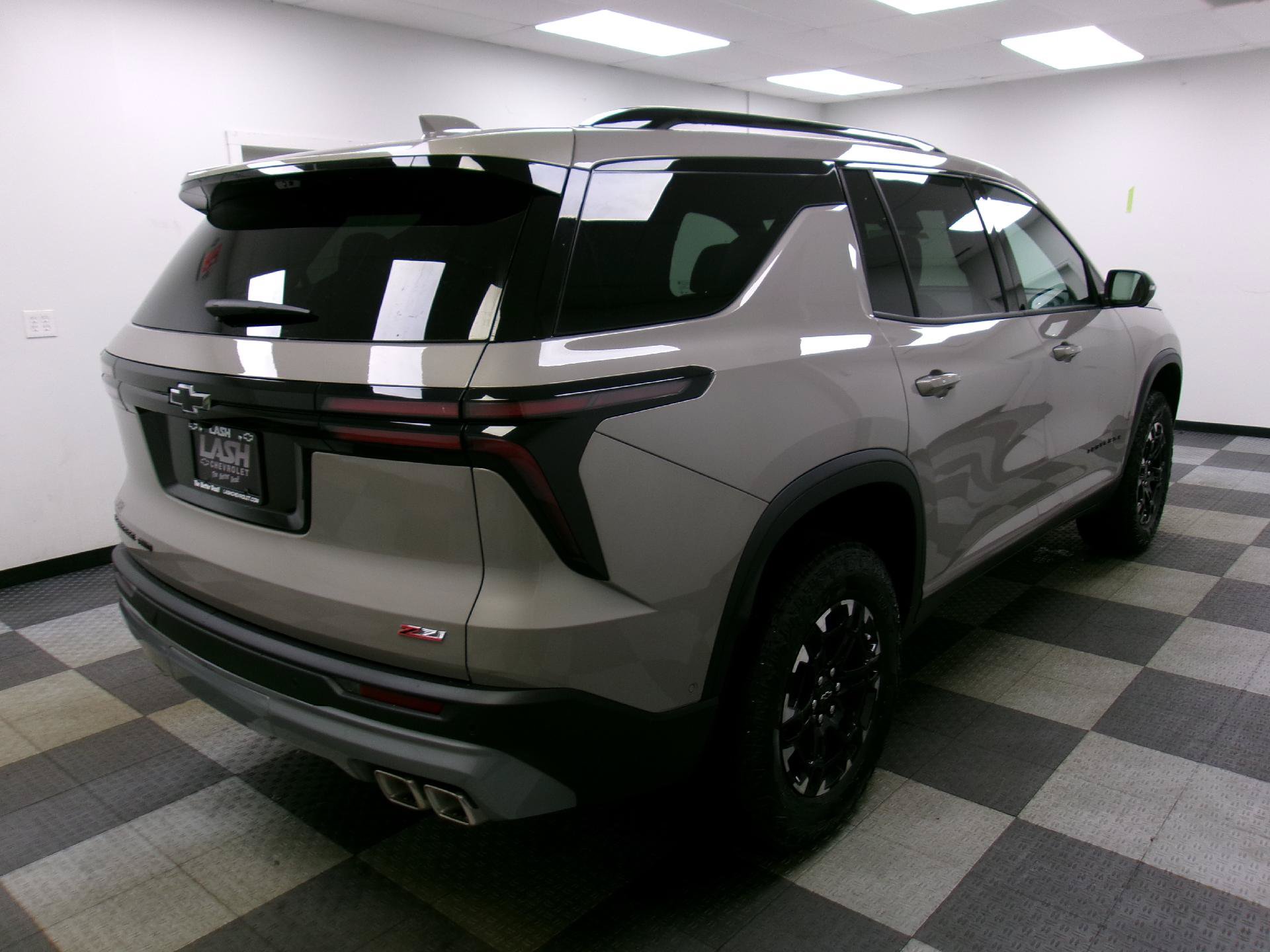 New 2027 Chevrolet Traverse Z71 w/ Enhanced Driving Package AWD/4WD image 15