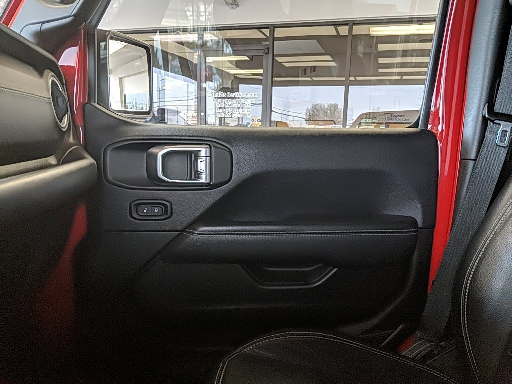 Used 2018 Jeep Wrangler Unlimited Sahara image 22