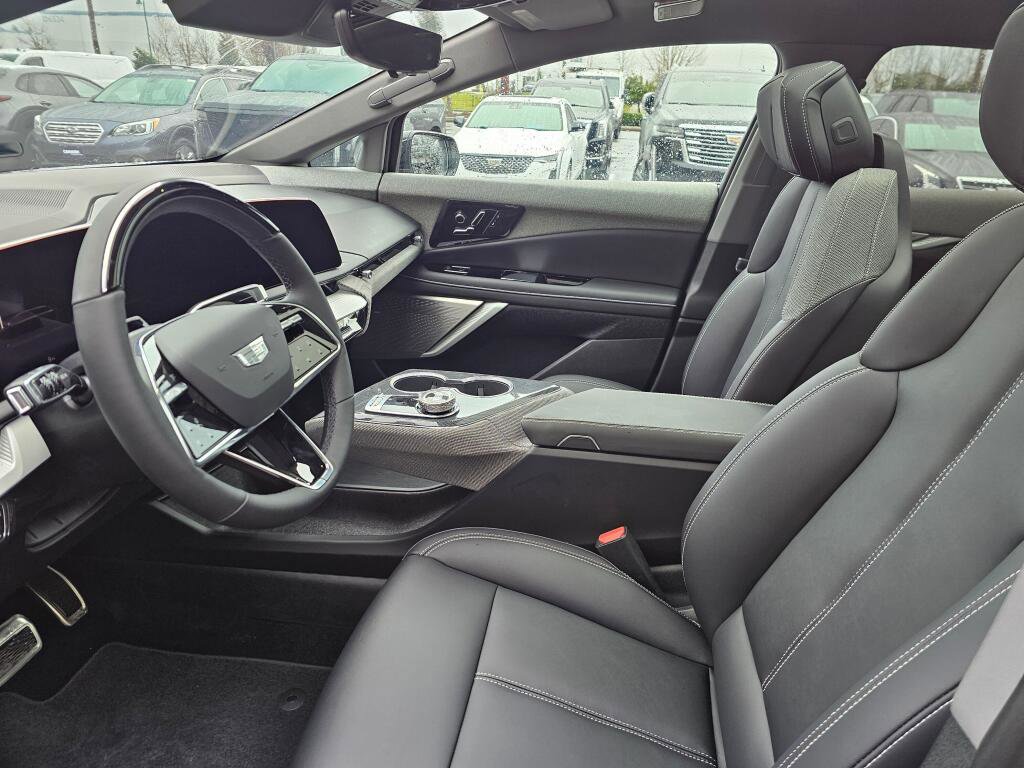 New 2026 Cadillac Optiq Luxury 1 image 28