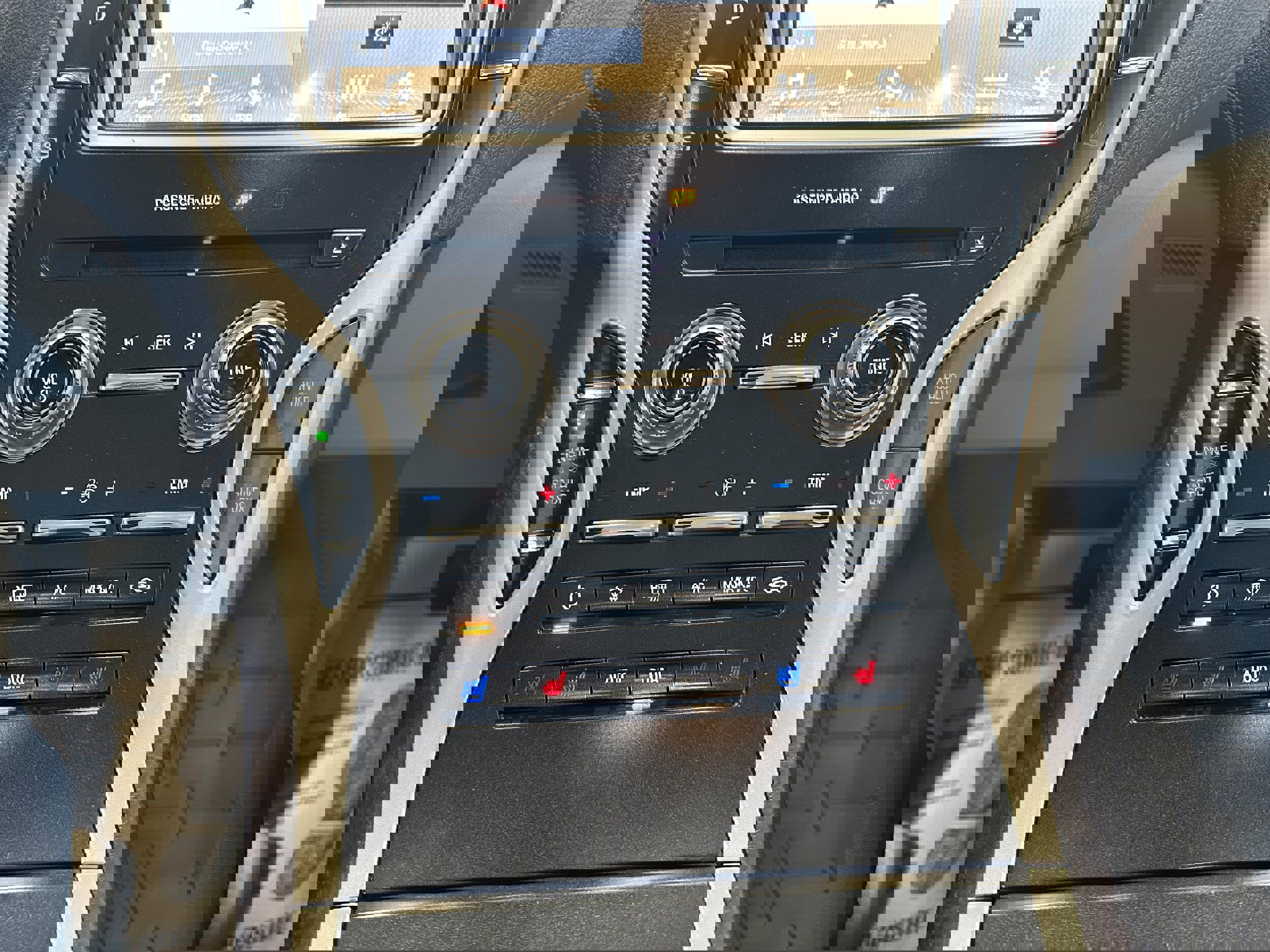 Used 2016 Lincoln MKX Reserve w/ Driver Assistance Package image 21