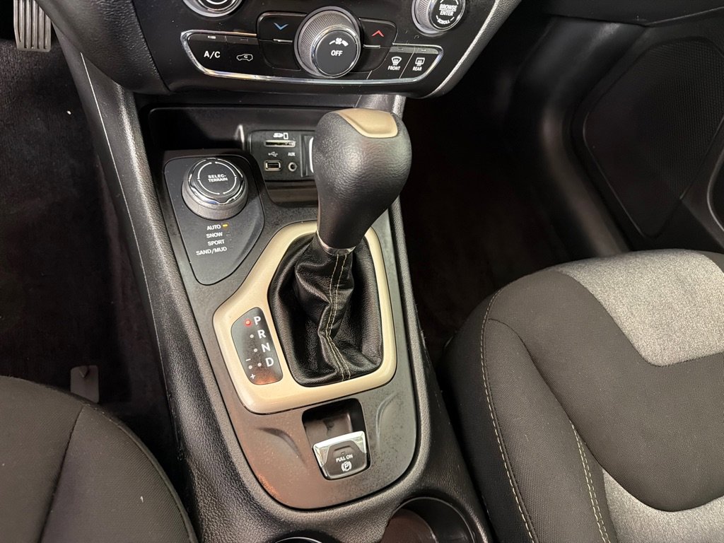 Used 2018 Jeep Cherokee Latitude image 18