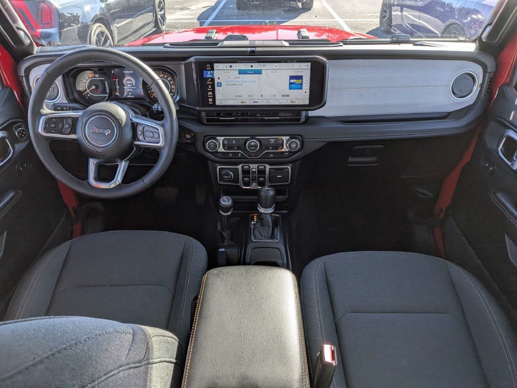 Used 2026 Jeep Wrangler Unlimited Sahara AWD/4WD image 14