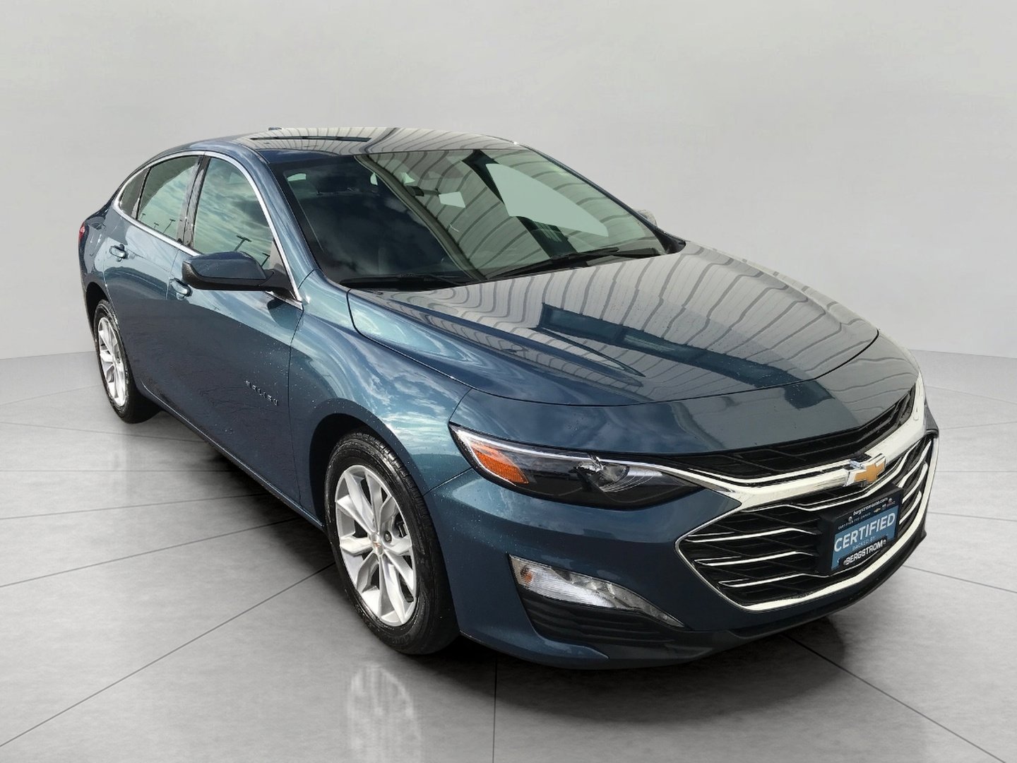 Certified 2025 Chevrolet Malibu LT image 1