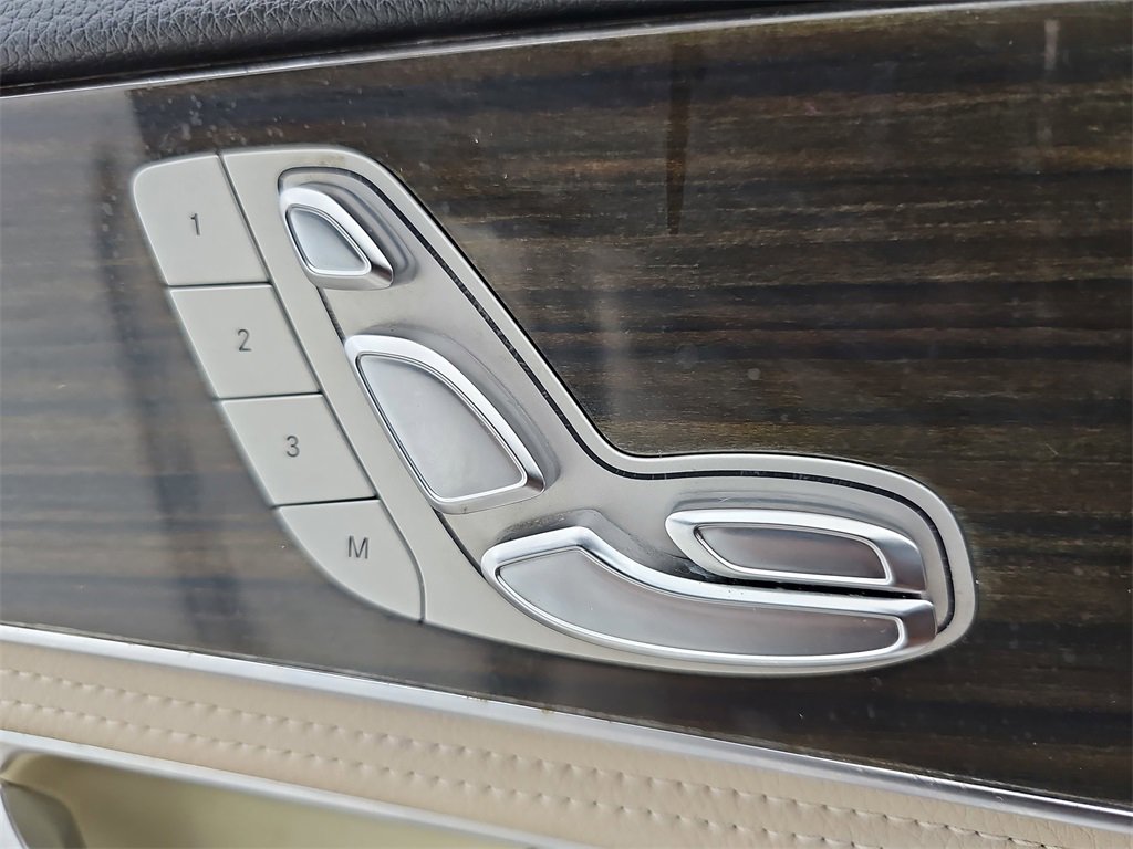 Used 2015 Mercedes-Benz C 300 Sedan image 31