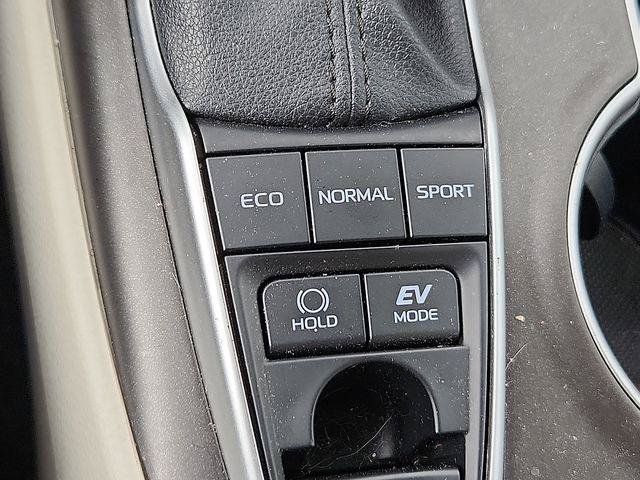 Certified 2021 Toyota Camry XLE w/ Cold Weather Package FWD image 24