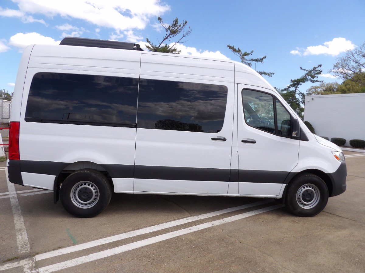 Used 2025 Mercedes-Benz Sprinter 2500 image 2