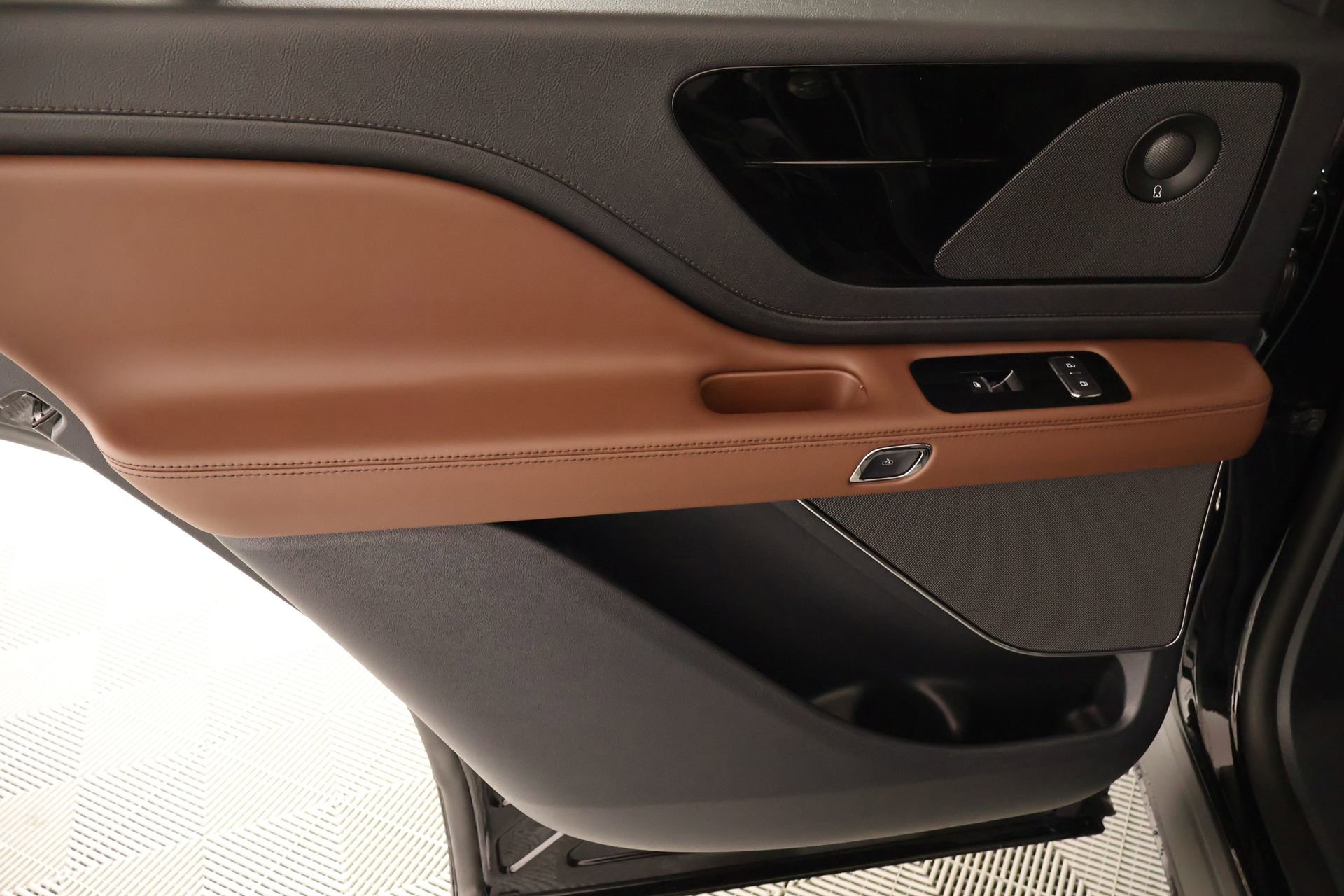 New 2026 Lincoln Aviator Reserve AWD/4WD image 18