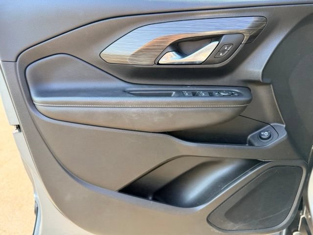Used 2023 GMC Terrain SLE w/ Driver Convenience Package FWD image 20