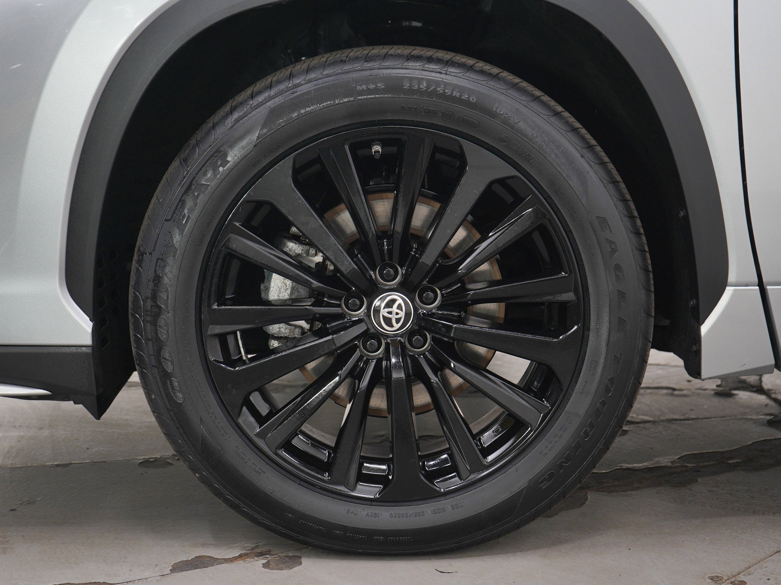 Used 2025 Toyota Highlander XSE AWD/4WD image 30