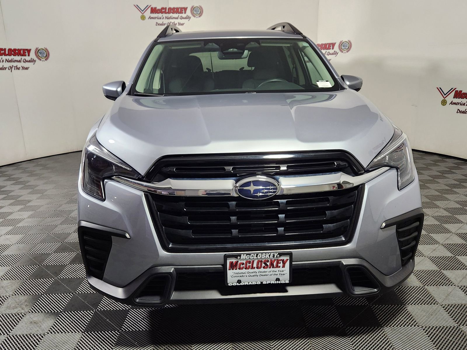 Used 2024 Subaru Ascent Premium w/ Convenience Package image 2