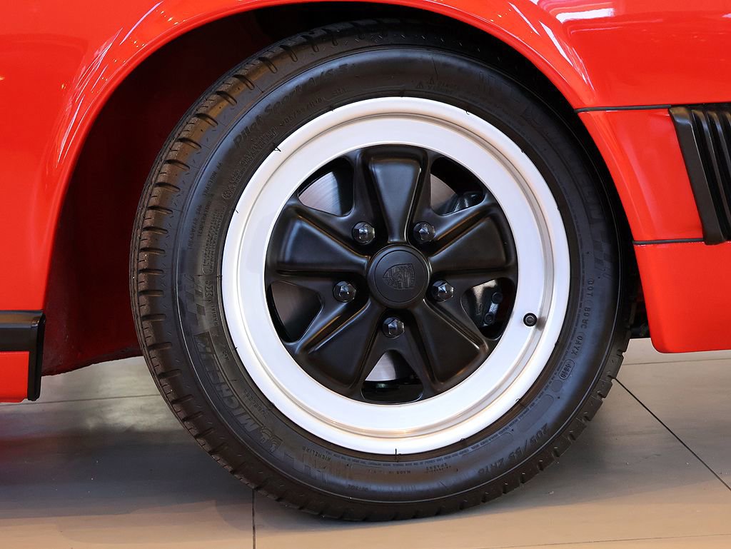 Used 1988 Porsche 911 Carrera image 10