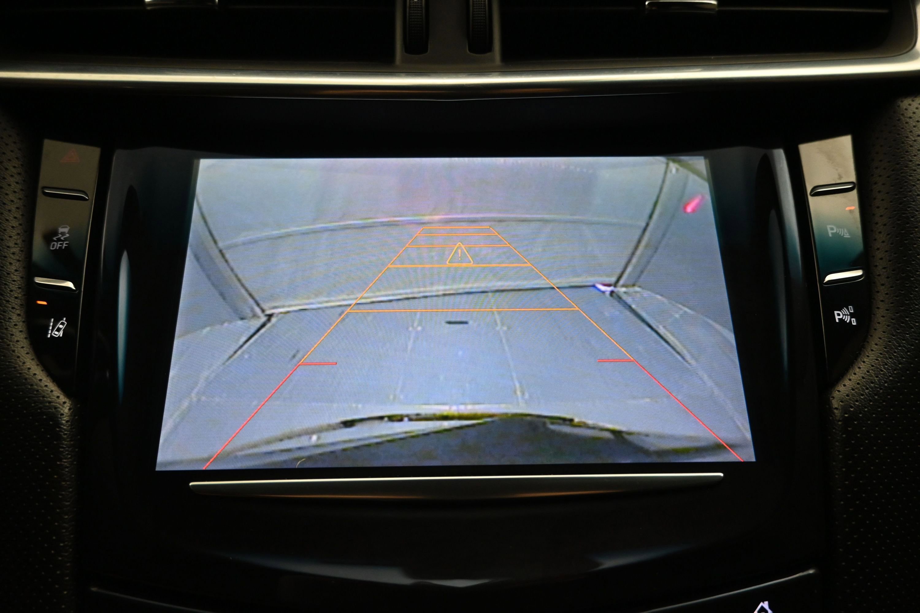 Used 2014 Cadillac XTS Luxury w/ Driver Awareness Package FWD image 16