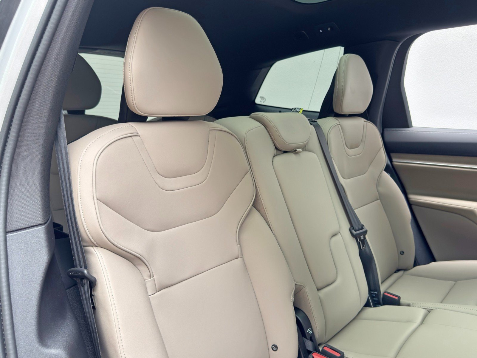 Used 2025 Volvo EX90 Ultra AWD/4WD image 37