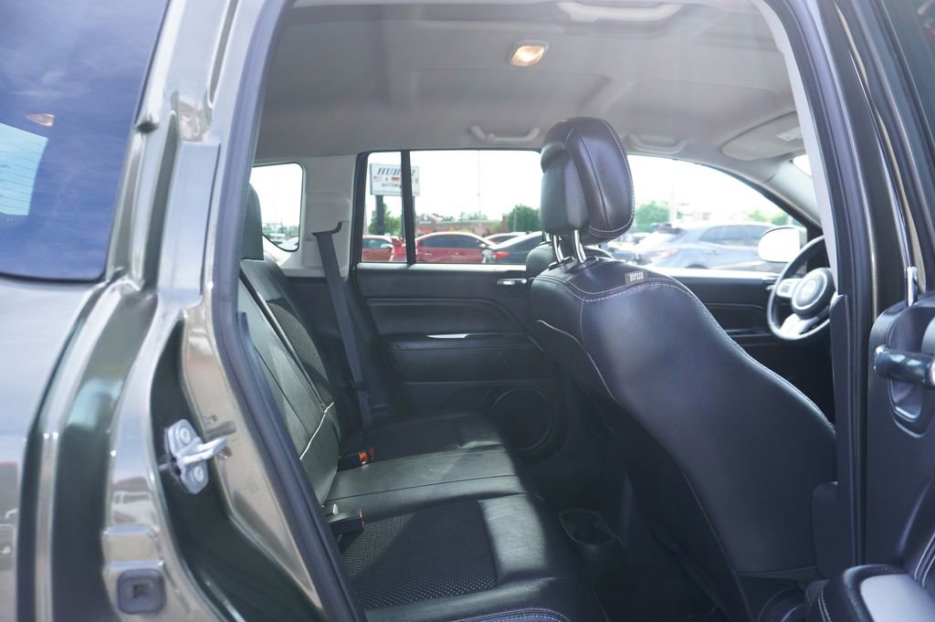 Used 2016 Jeep Compass Latitude image 27